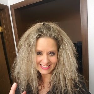 Meet your Posher, Janine